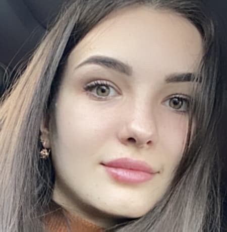 Зображення одного з членів команди, а саме Наріне